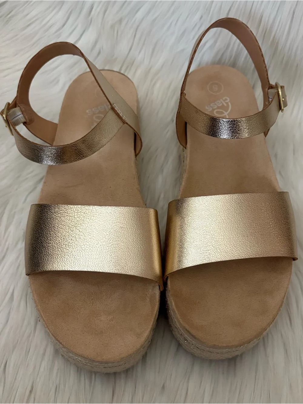 Art Class Gold “Lindsey” Soft Flatform Platform Sandals (Fits Women’s 7)